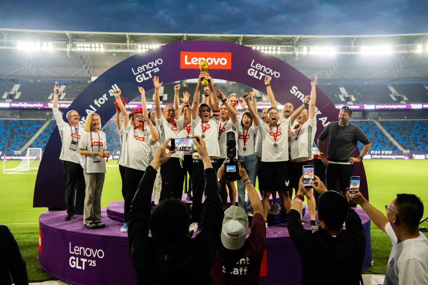 Lenovo Global Leadership Team . corporate fútbol summit